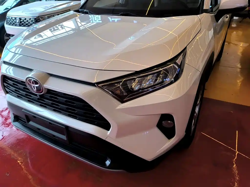 Toyota RAV4 2020 — фото 24