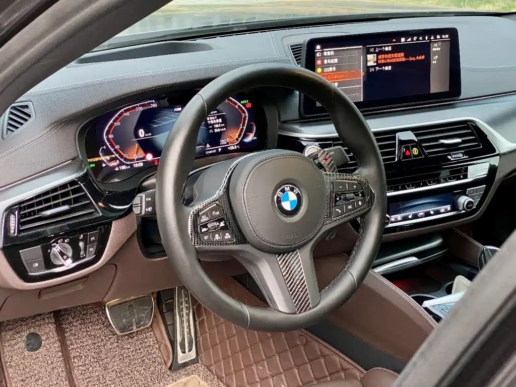 BMW 5 Series 2022 — фото 14