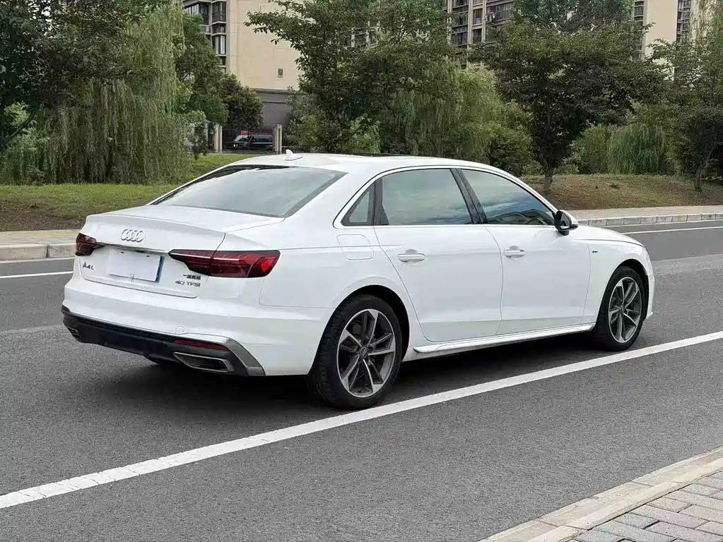 Audi A4L 2021