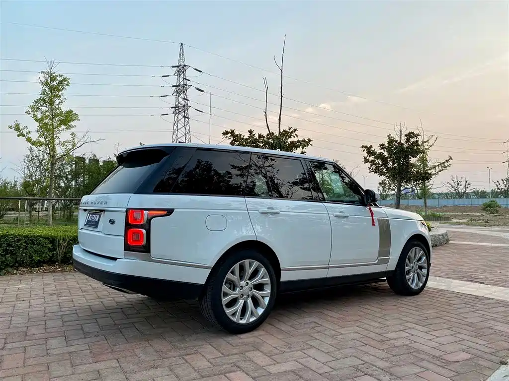 Land Rover Range Rover 2022 — фото 13