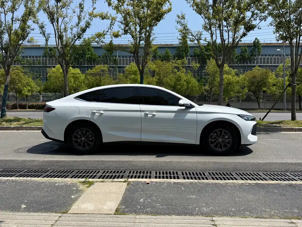 BYD Qin L 2025 — фото 4