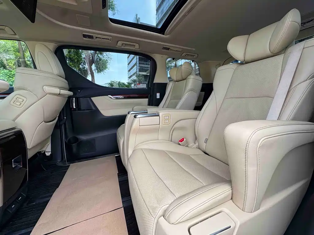 Toyota Alphard 2017 — фото 6