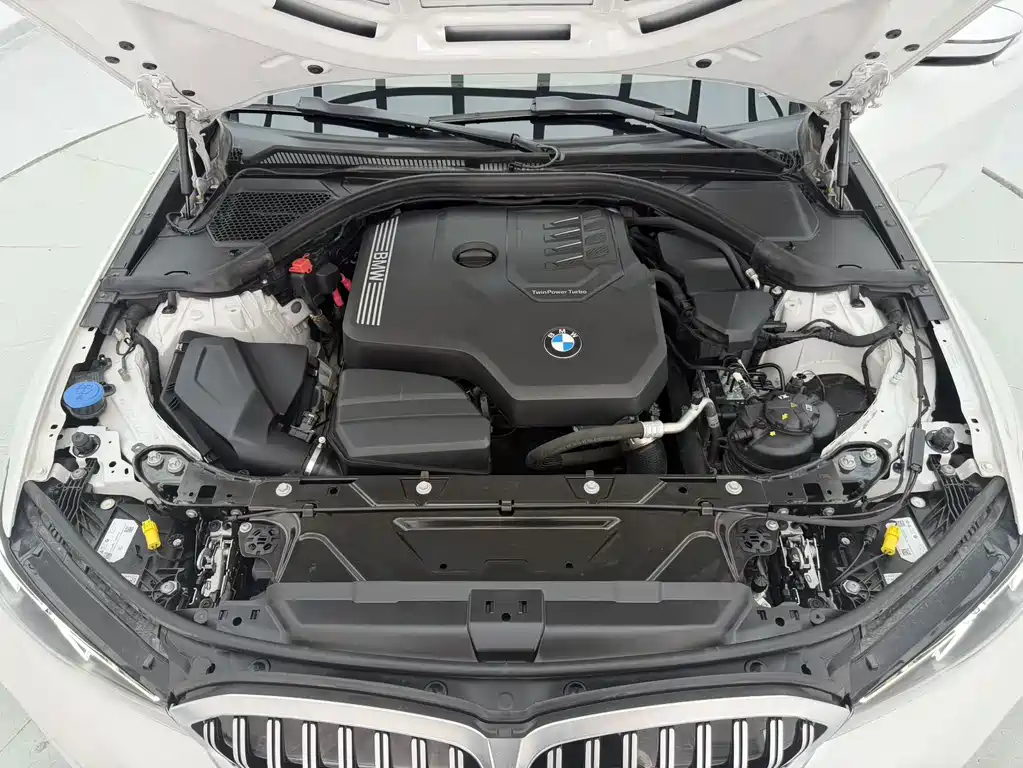 BMW 3 Series 2023 — фото 18