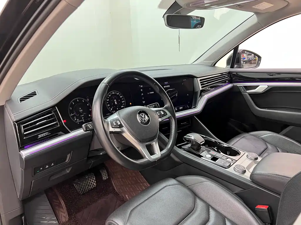 Volkswagen Touareg 2019 — фото 14