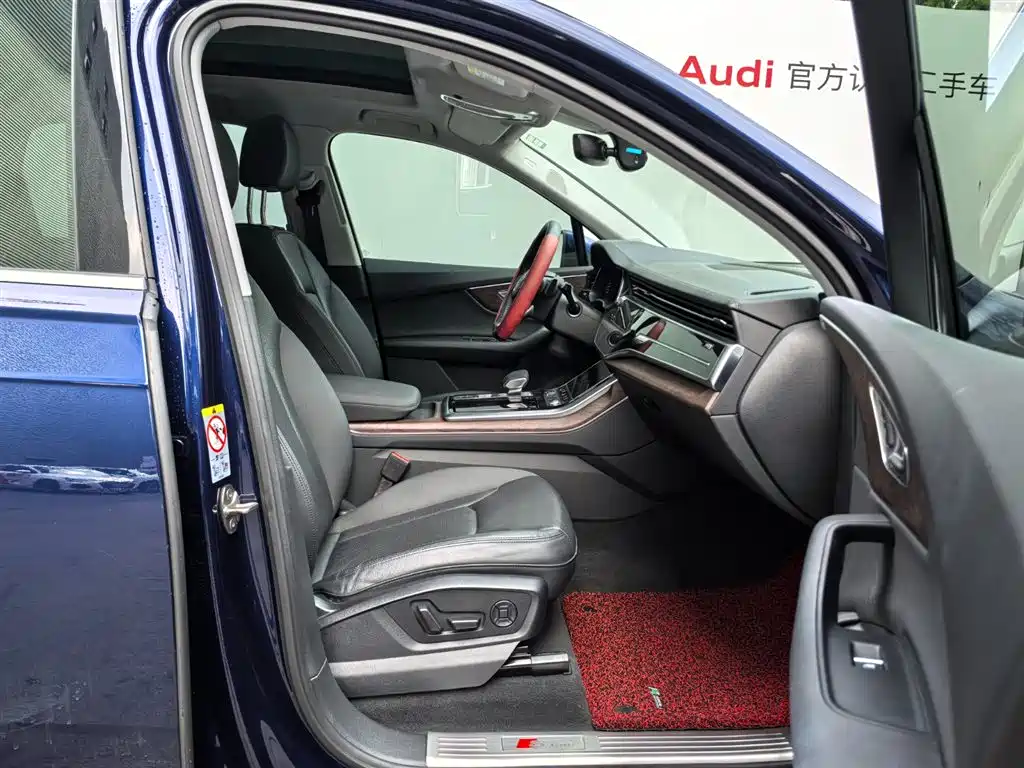 Audi Q7 2021 — фото 17