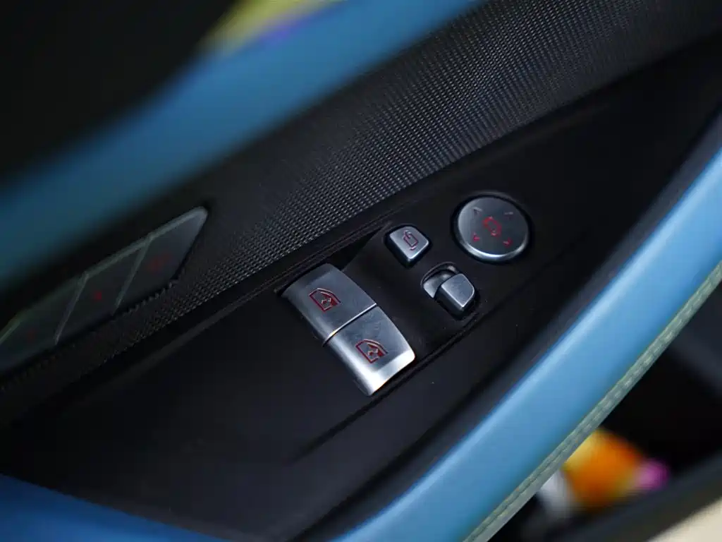BMW M4 2022 — фото 31