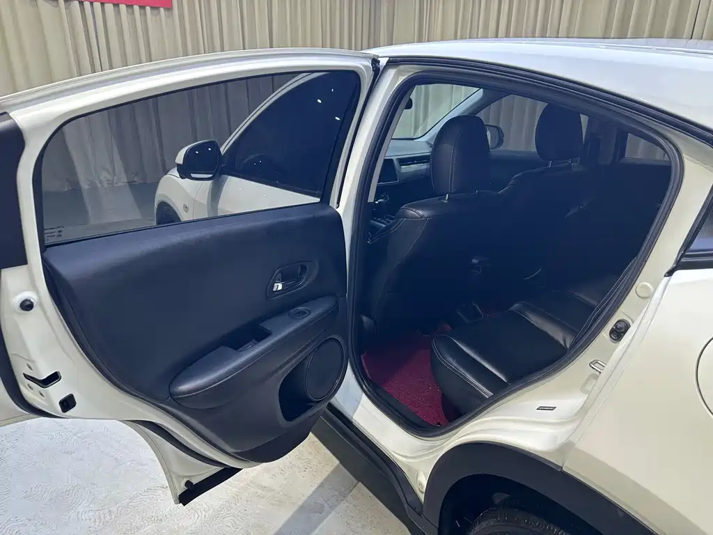 Honda Vezel 2022 — фото 10