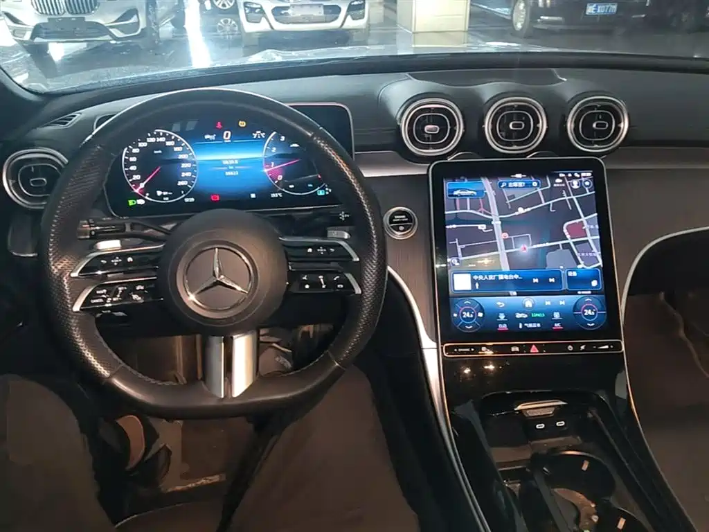 Mercedes-Benz C-Class 2023 — фото 10