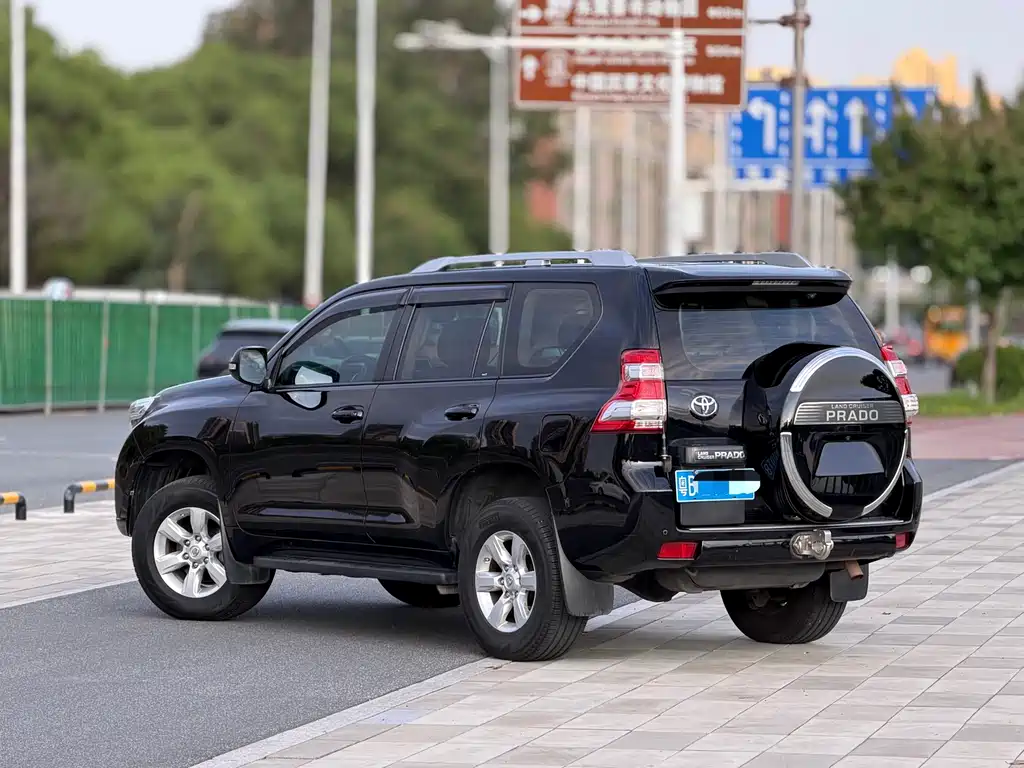 Toyota Prado 2015 — фото 2