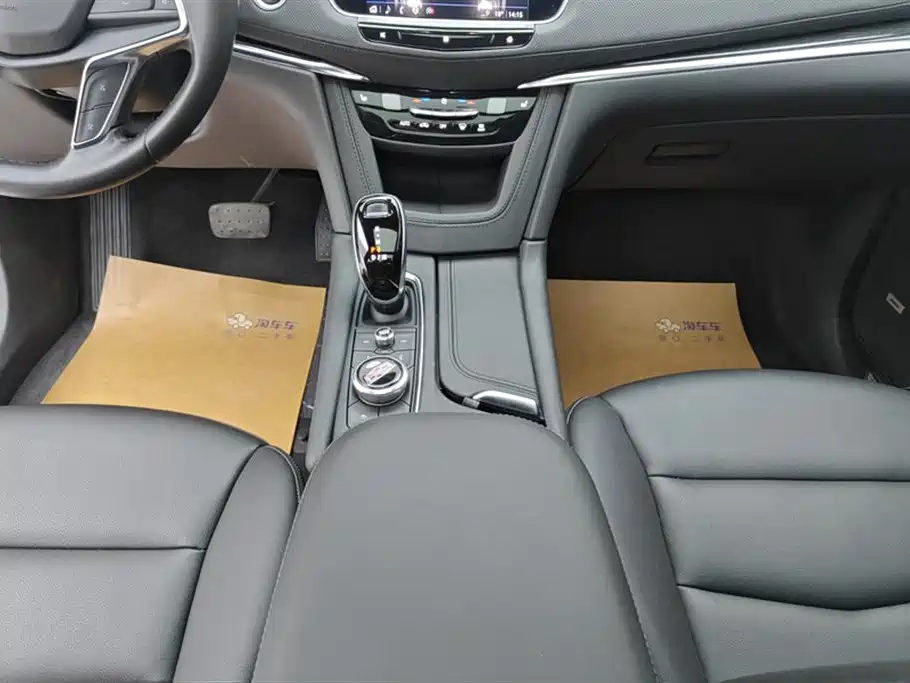 Cadillac XT5 2021 — фото 16