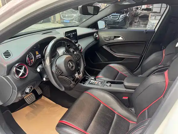 Mercedes-Benz GLA AMG 2016