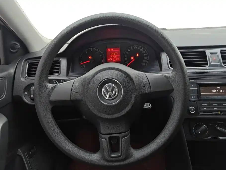 Volkswagen Santana 2017 — фото 15