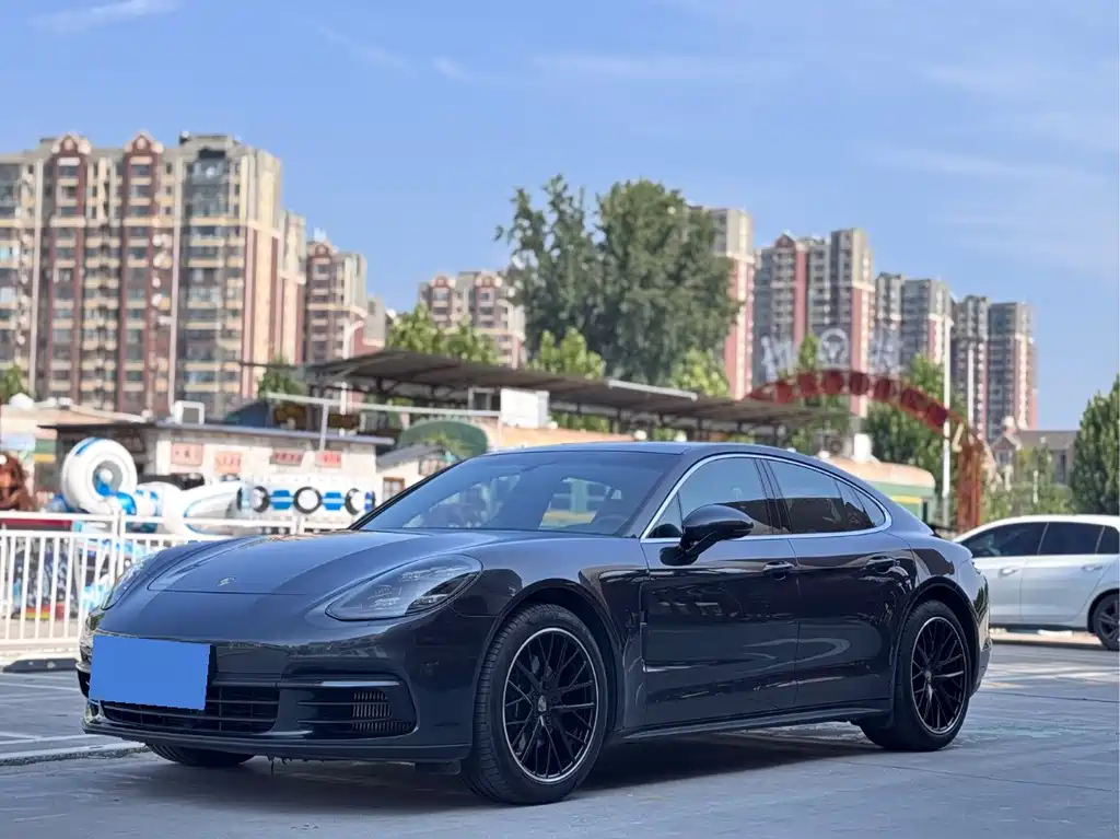 Porsche Panamera 2020 — фото 1