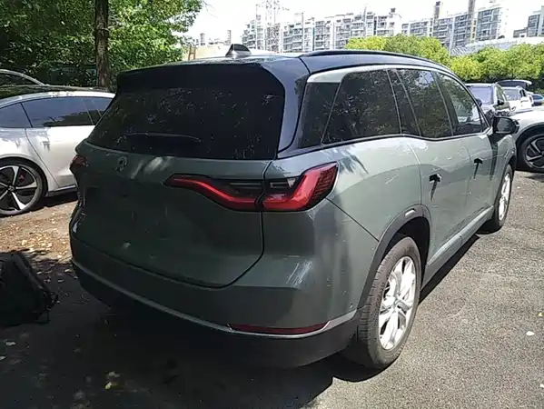 NIO ES8 2022