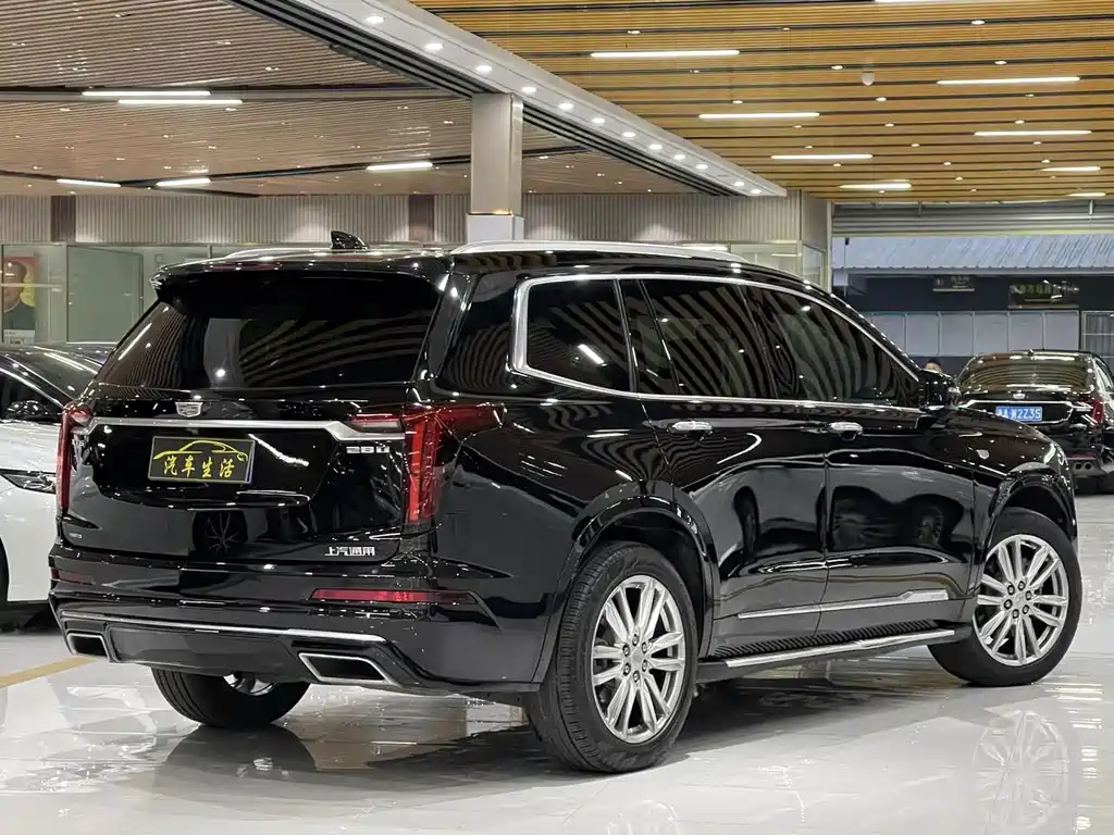 Cadillac XT6 2021 — фото 16