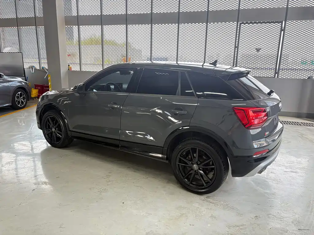 Audi Q2L 2020
