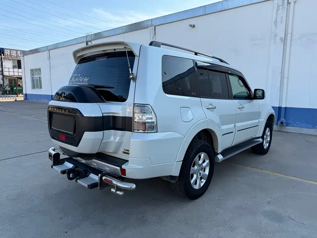 Mitsubishi Pajero 2018