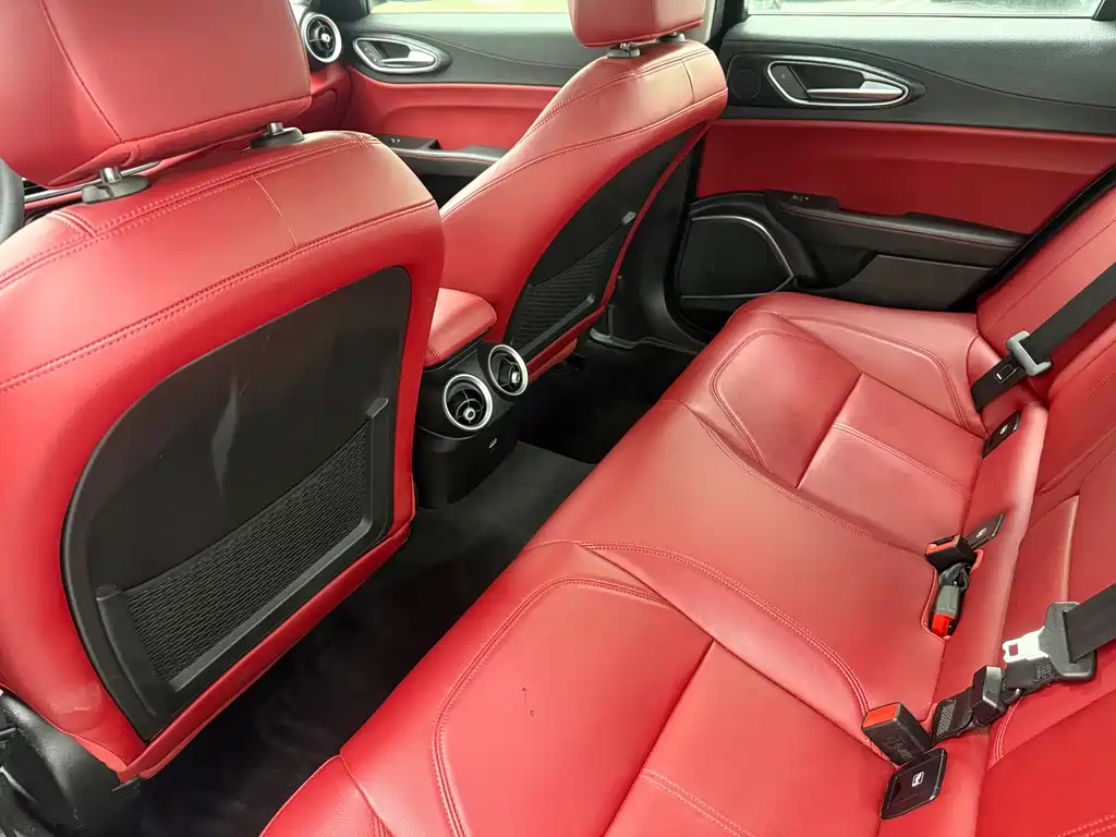 Alfa Romeo Giulia Juliet 2020 — фото 13