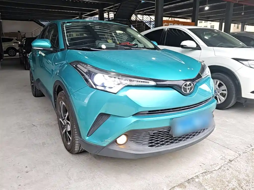 Toyota C-HR 2019 — фото 22