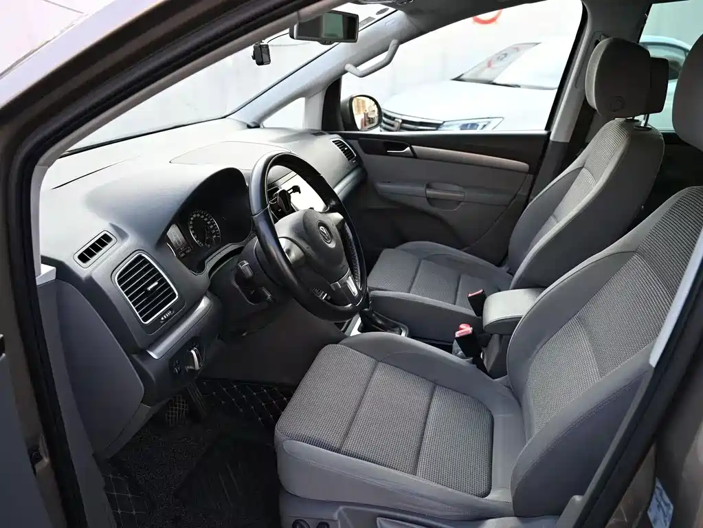 Volkswagen Sharan 2016 — фото 10