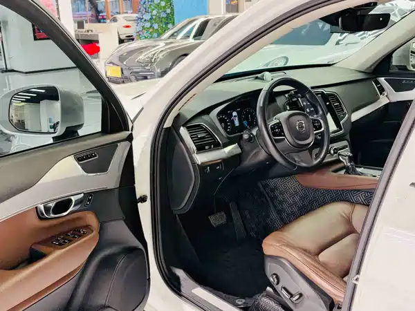 Volvo XC90 2018