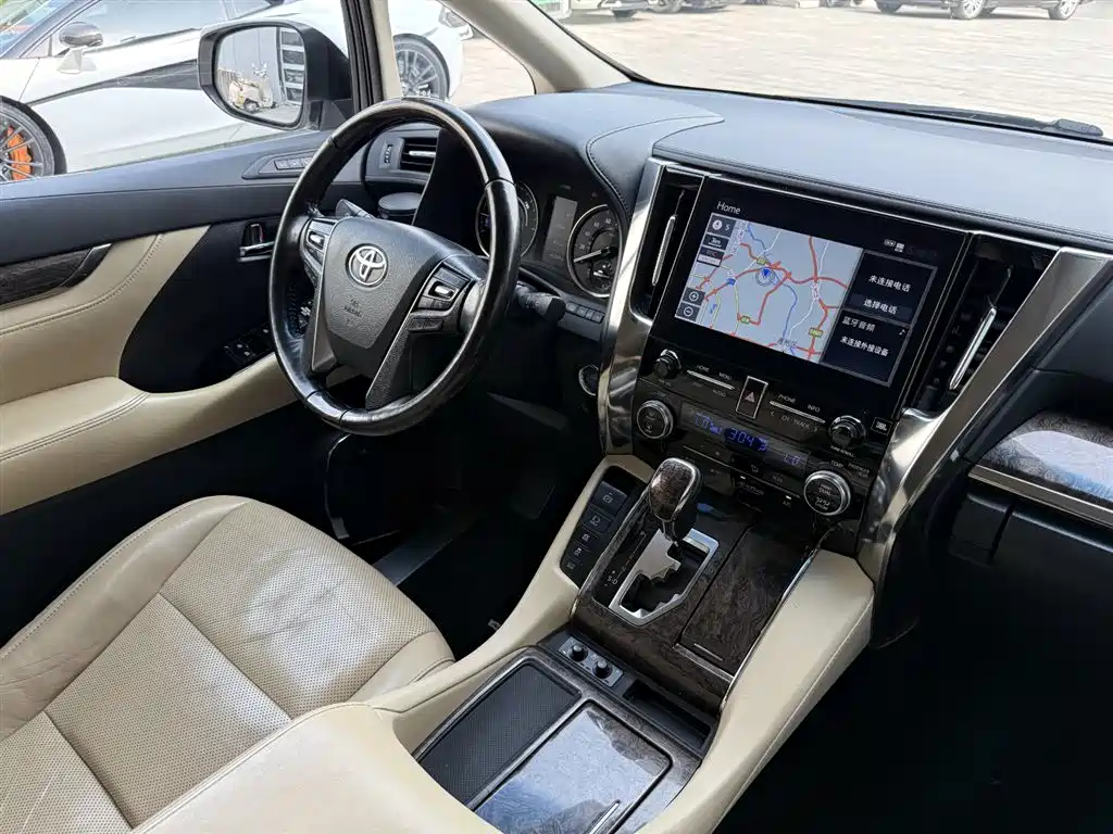 Toyota Alphard 2020 — фото 26