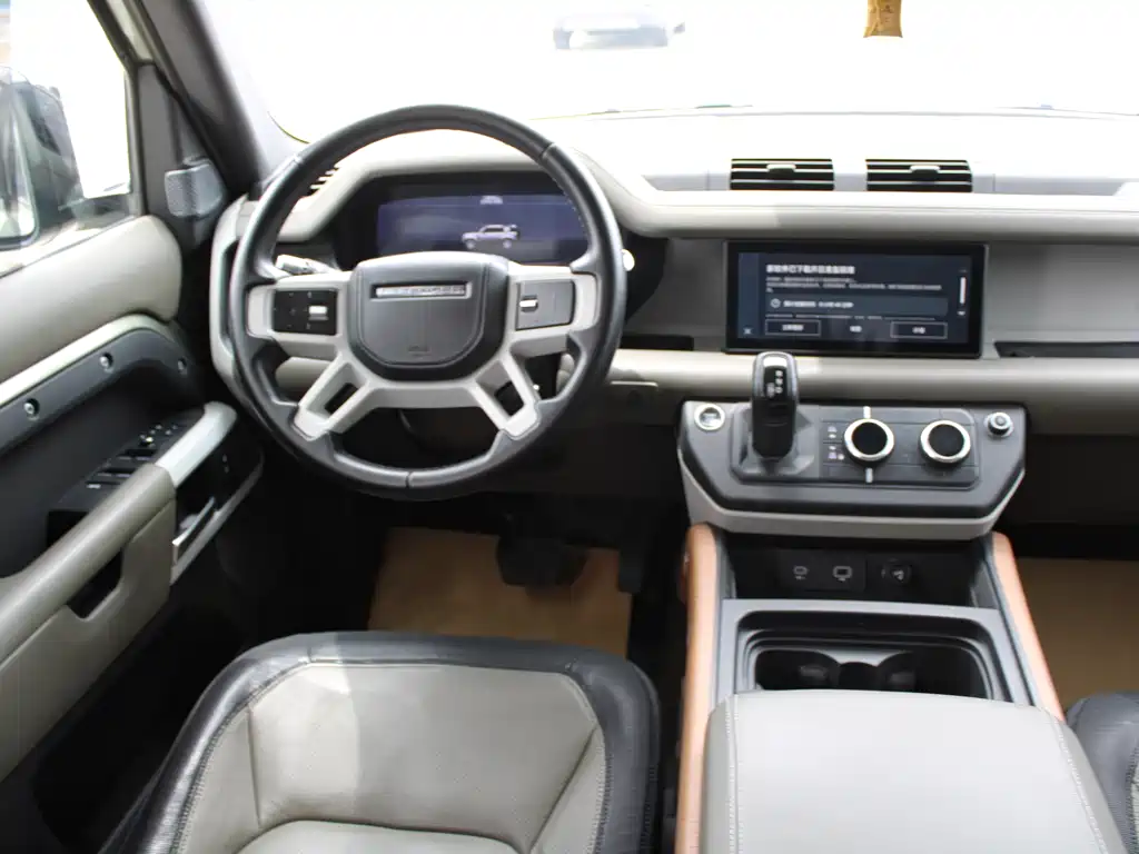Land Rover Defender 2021 — фото 19