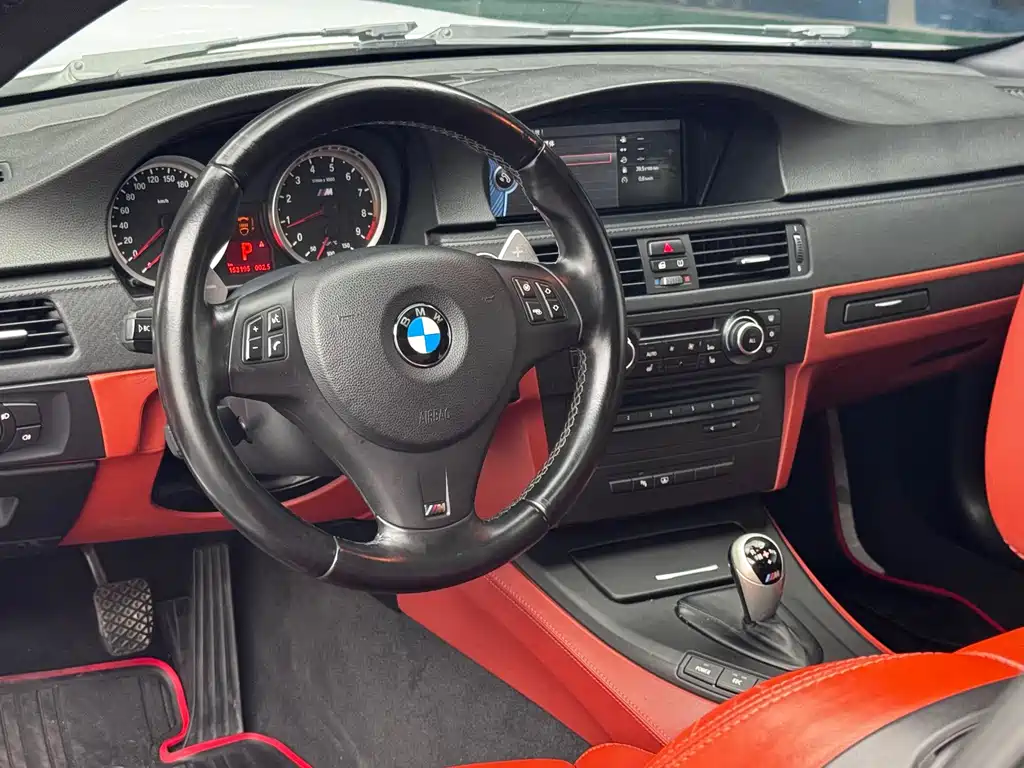 BMW M3 2011 — фото 10