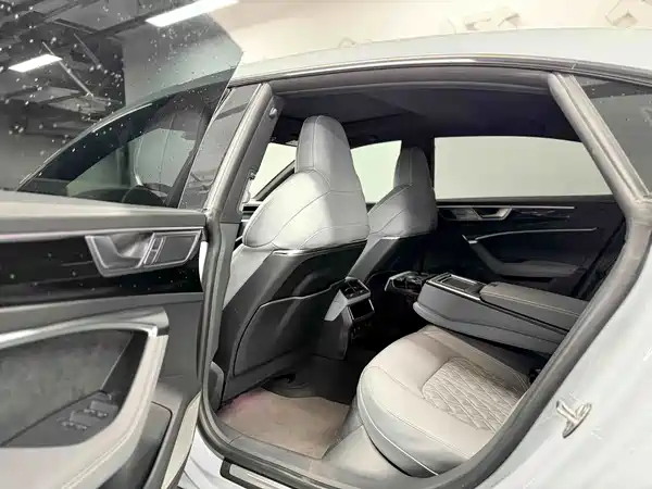 Audi A7L 2024