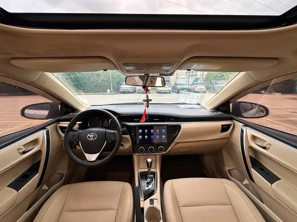Toyota Corolla 2015 — фото 10