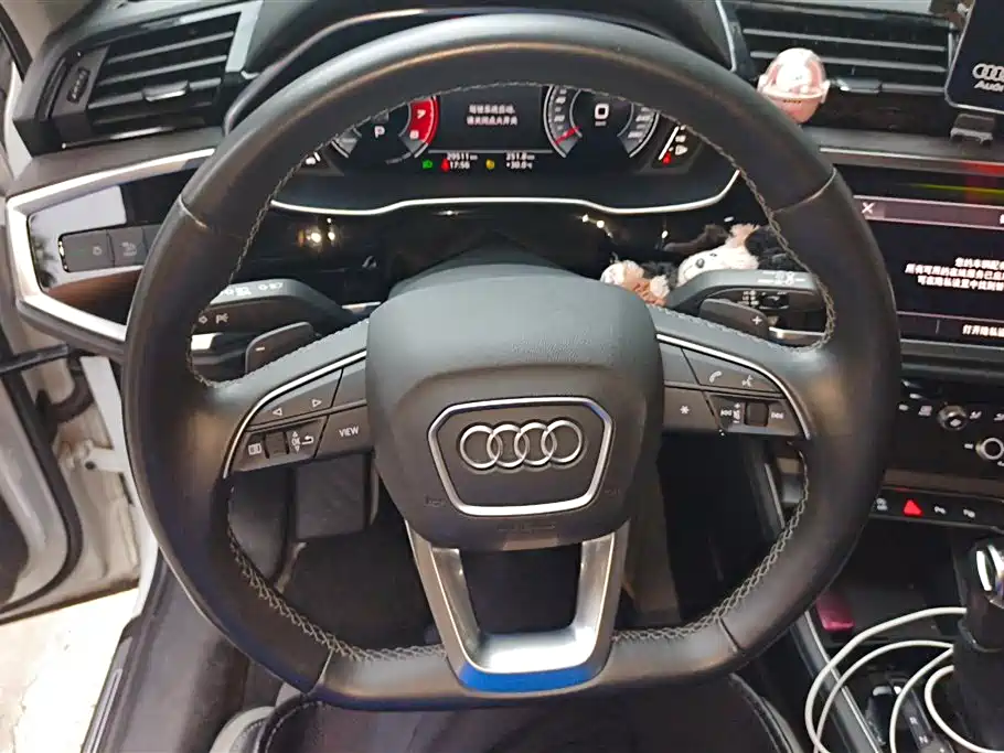Audi Q3 2023 — фото 15