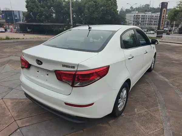 Kia K2 2015