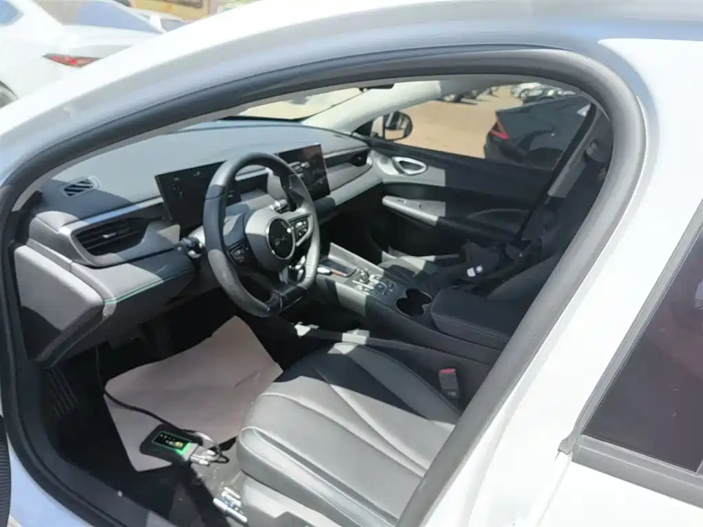 BYD Seal 05 DM-i 2025 — фото 15