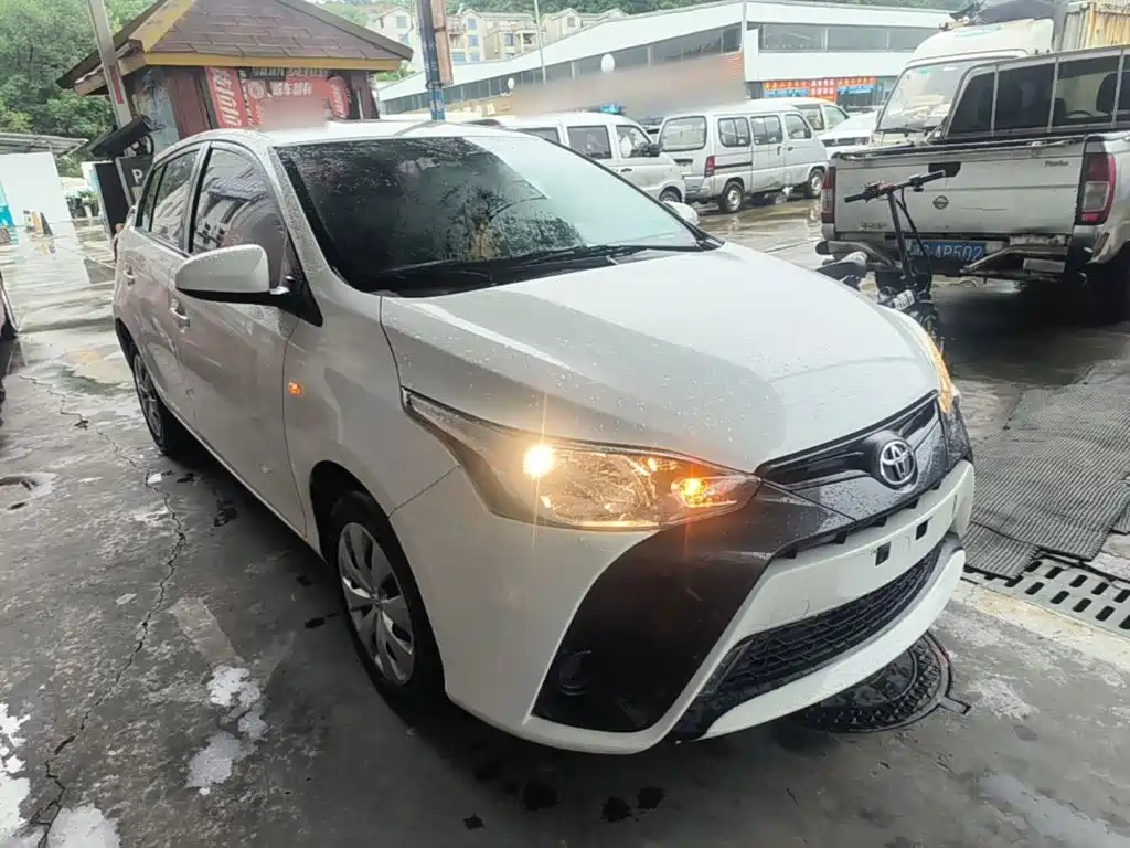 Toyota Yaris L 2019 — фото 4