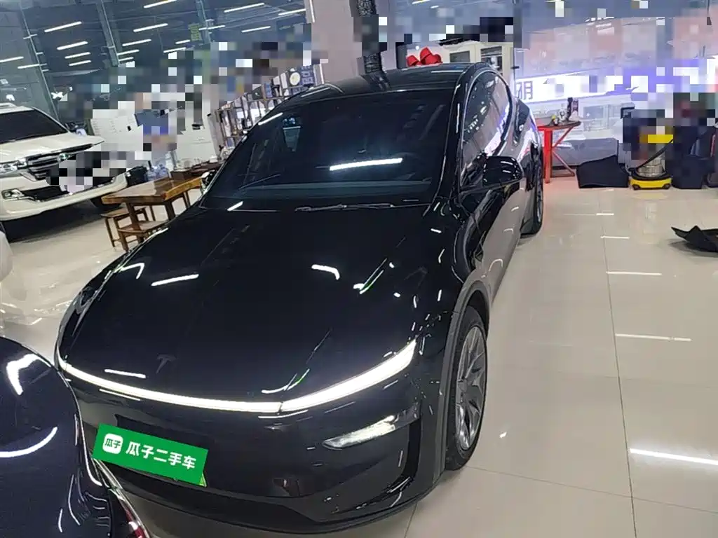 Tesla Model Y L 2025 — фото 3