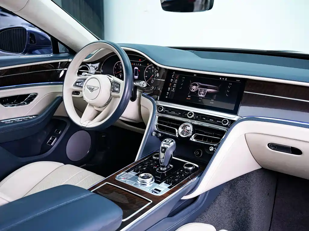 Bentley Flying Spur 2021 — фото 13