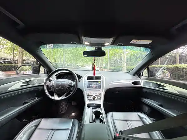 Lincoln MKZ 2020