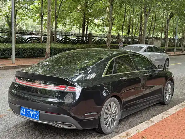 Lincoln MKZ 2020