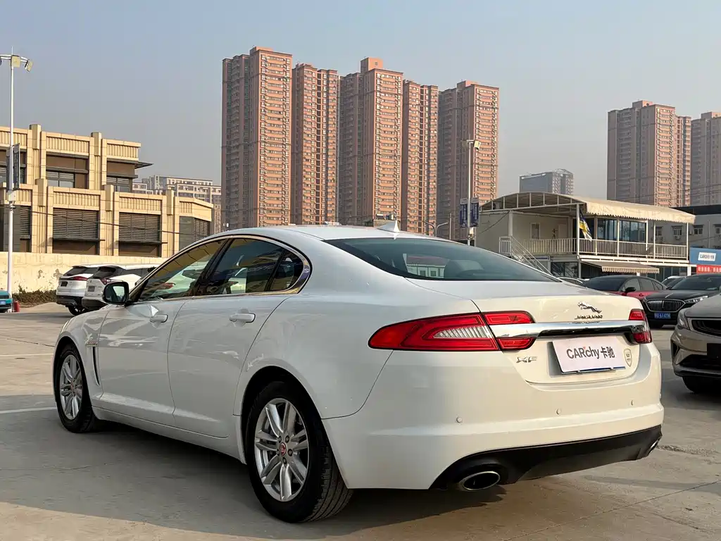 Jaguar XF 2014 — фото 4
