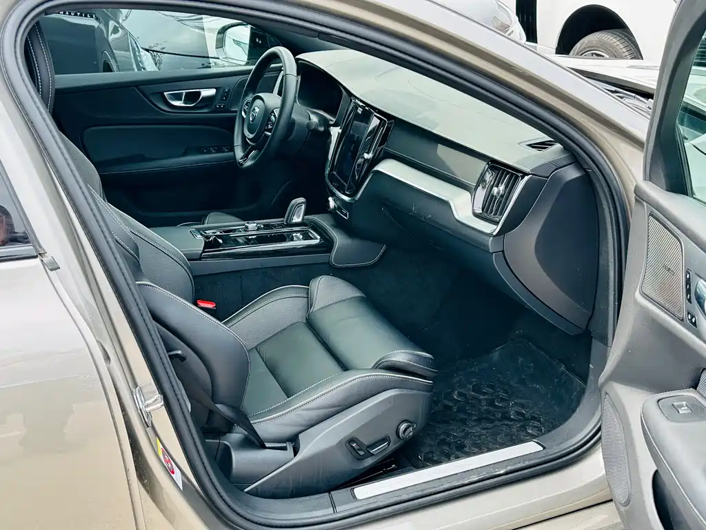 Volvo XC60 PHEV 2021 — фото 22