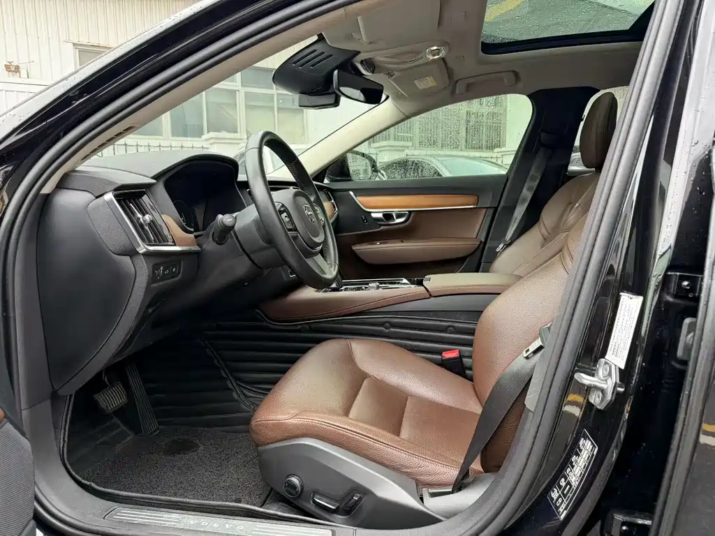Volvo S90 PHEV 2020