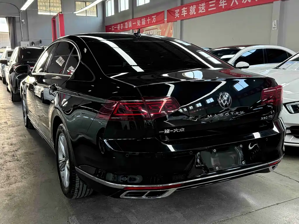 Volkswagen Magotan 2025