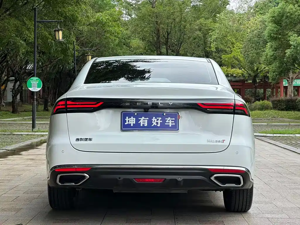 Geely Emgrand 2025