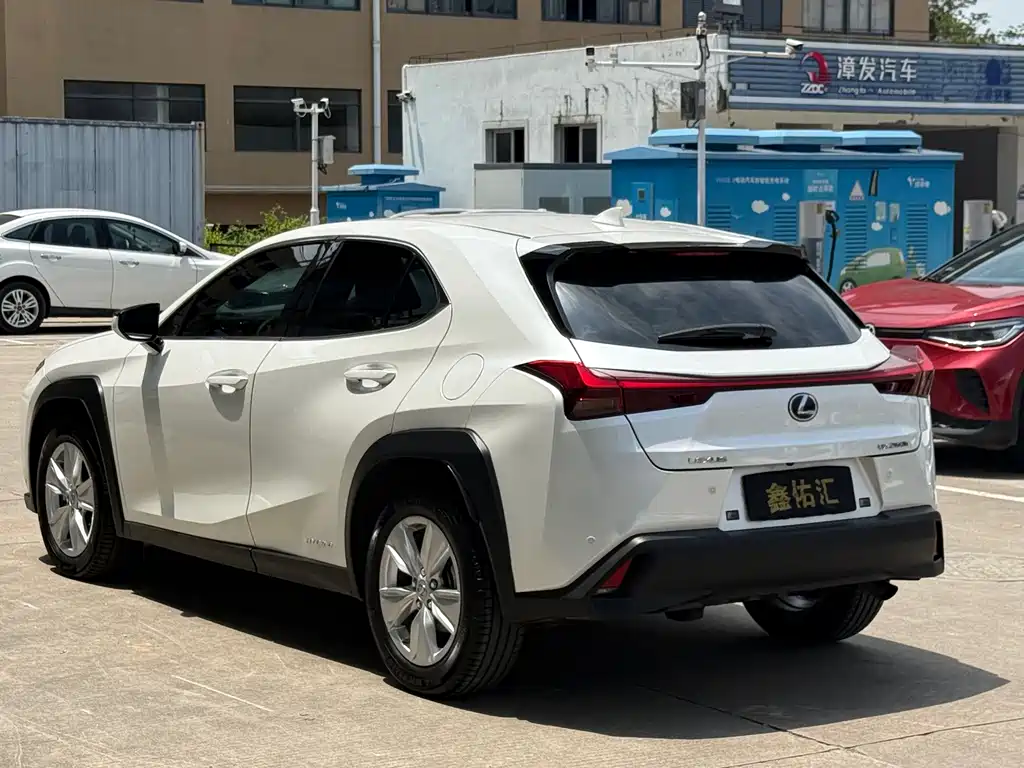 Lexus UX 2022 — фото 8