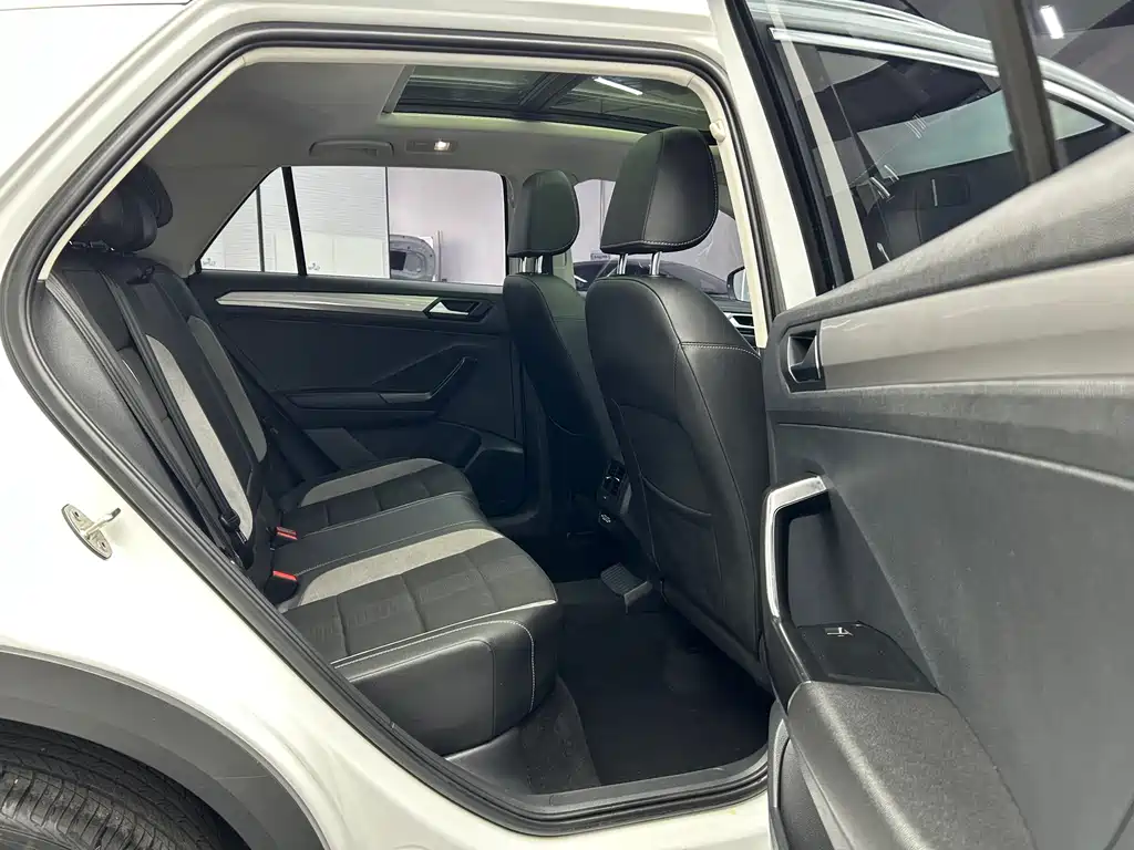 Volkswagen T-Roc 2022 — фото 20