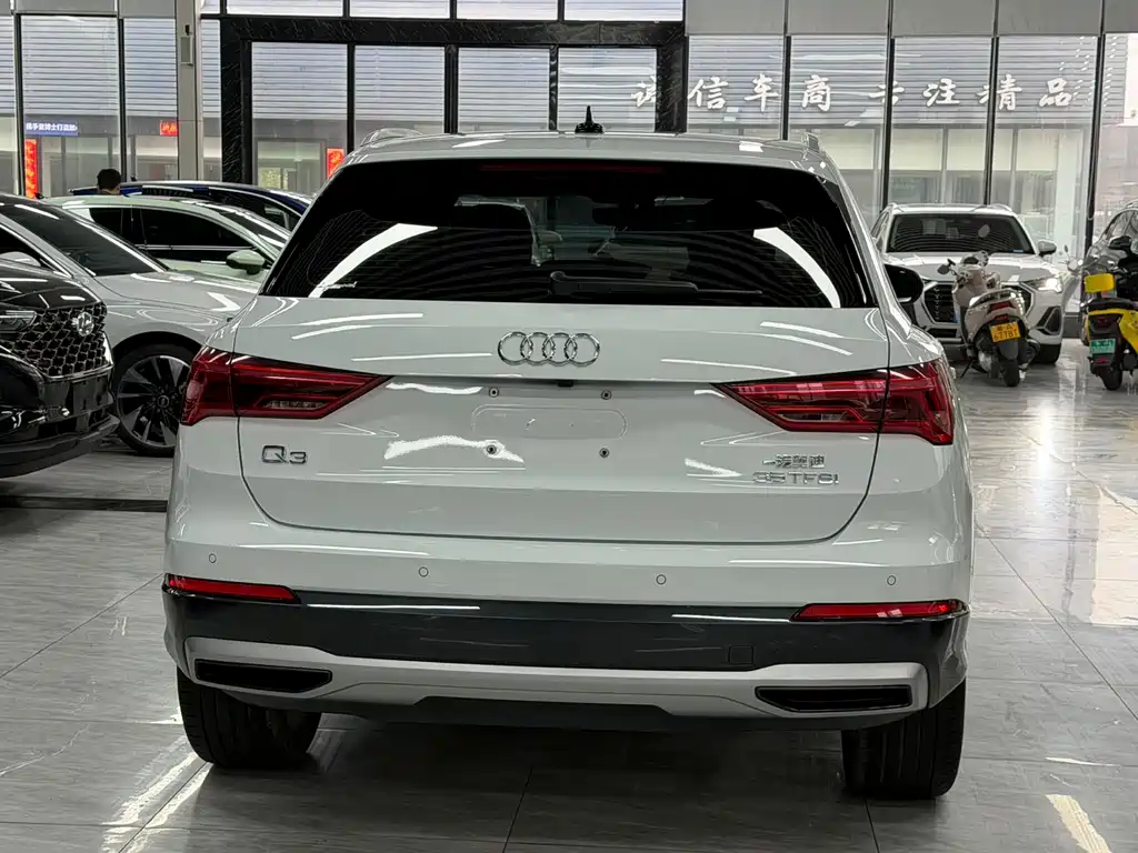 Audi Q3 2022 — фото 11