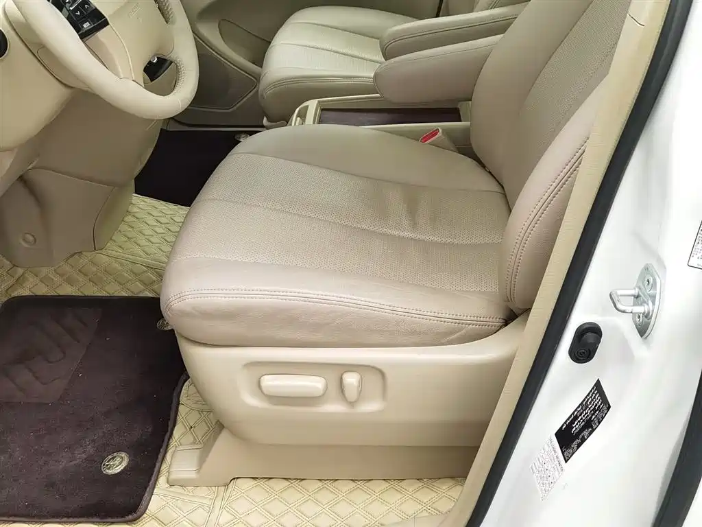 Toyota Previa 2019 — фото 19