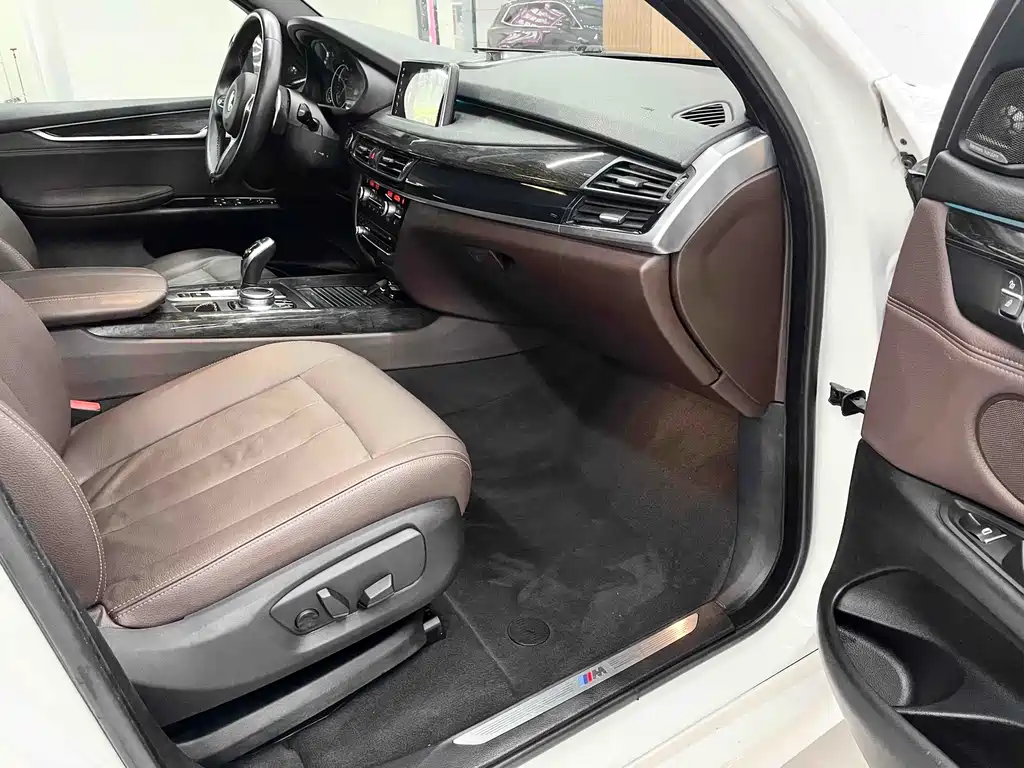 BMW X5 2018 — фото 11
