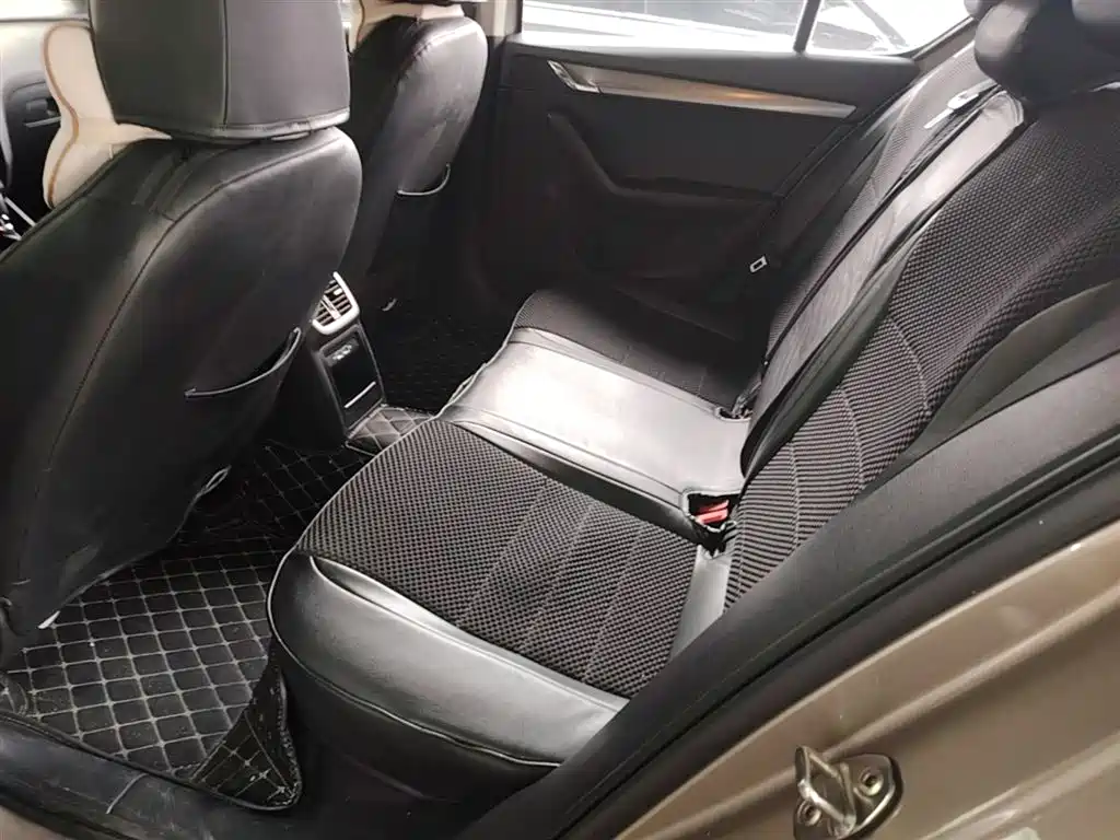 Skoda Octavia 2019 — фото 17