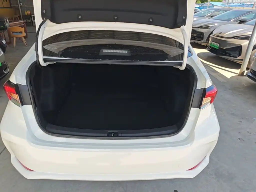 Toyota Corolla 2023 — фото 19